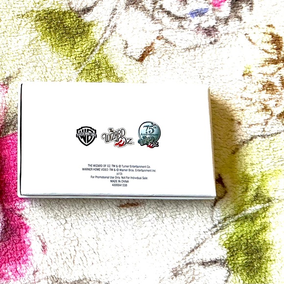 The Wizard of Oz 75th Anniversary Pin Set 3 Pins New In Box - Picture 6 of 6